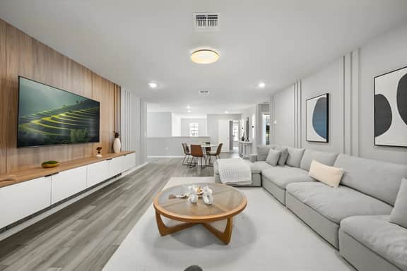 8 Bedrooms / 6 Bathrooms / Windsor Cay (15910CC)
