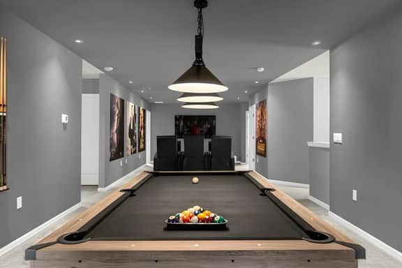10 Bedrooms/ 8 Bathrooms/ Windsor Island (4133 LA)