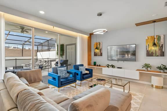 5 Bedrooms / 4.5 Bathrooms Windsor Island (876 PD)