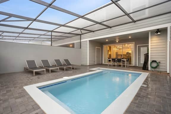 5 Bedrooms/ 4.5 Bathrooms/ Windsor Island (4234LA)