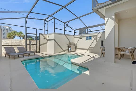 5 Bedrooms/4 Bathrooms/ Storey Lake (4935 WA)
