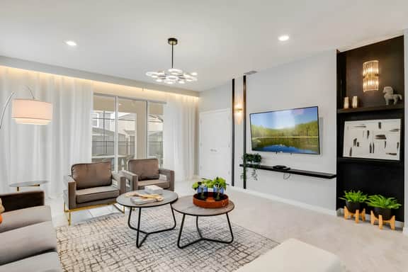 6 Bedrooms/ 4.5 Bathrooms/ Windsor Island (1221AB)