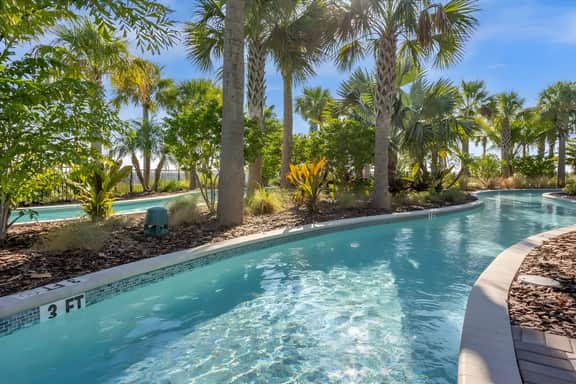 9 Bedrooms / 6 Bathrooms / Windsor Island (4281LA)