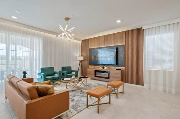 9 Bedrooms / 6 Bathrooms / Windsor Island (4281LA)