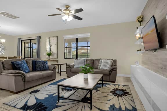 5 Bedrooms/ 4.5 Bathrooms/ Champions Gate(1404 MV)