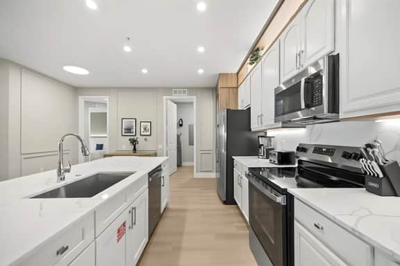 4 Bedrooms/ 2 Bathrooms/ Vista Cay (5049-30201SL)