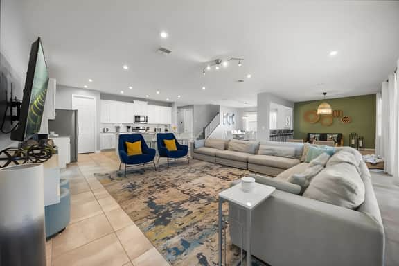 9 Bedrooms/ 6.5 Bathrooms/ Solara (2135FM)