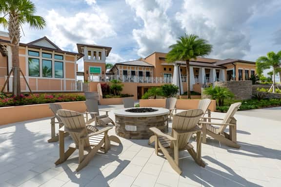 4 Bedrooms/ 4.5 Bathrooms/ Solara Resort (2331DS)