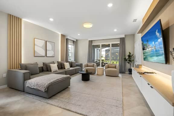 6 Bedrooms / 4.5 Bathrooms /  Windsor Cay(16007SC)
