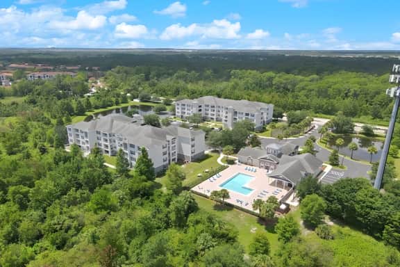 2 Bedrooms / 2 Bathrooms / Secret Lake (3176-204)