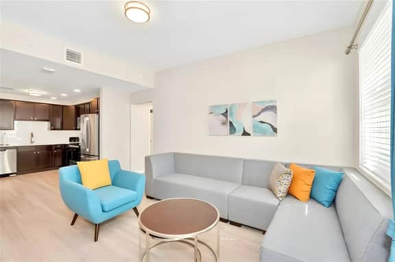 3 Bedrooms/ 2 Bathrooms/ Vista Cay (4013-205 BD)
