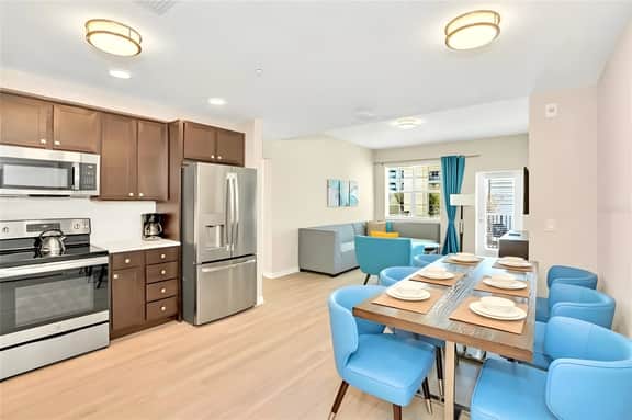 3 Bedrooms/ 2 Bathrooms/ Vista Cay (4013-205 BD)
