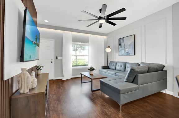 3 Bedrooms / 2 Bathrooms / West Lucaya (8982SP)