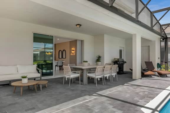 10 Bedrooms/ 8 Bathrooms/ Windsor Island (3104MD)