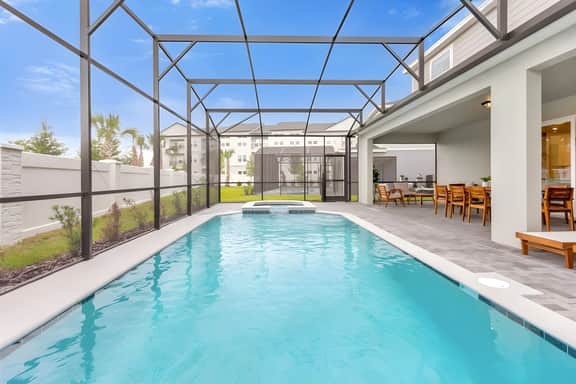 10 Bedrooms/ 8 Bathrooms/ Windsor Cay(16299SK)