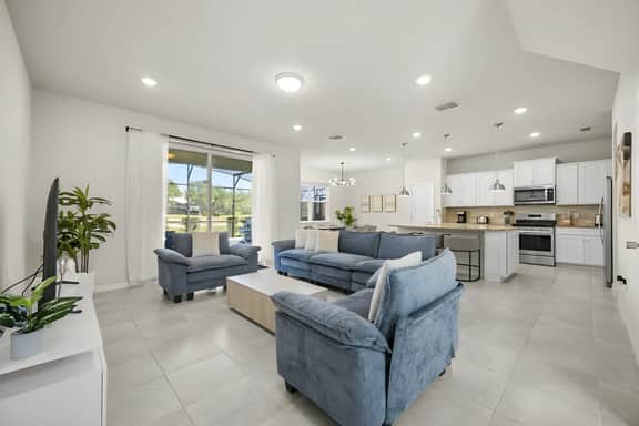 5 Bedrooms/ 4 Bathrooms/ Solterra (7247OL)