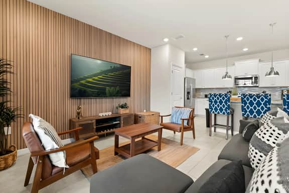 4 Bedrooms/ 3.5 Bathrooms/ Windsor Island (4138LA)