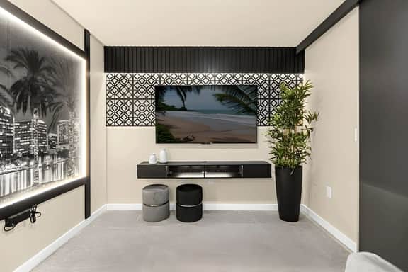 3 Bedrooms/ 3 Baths/ The Hub At Westside (3205TT)