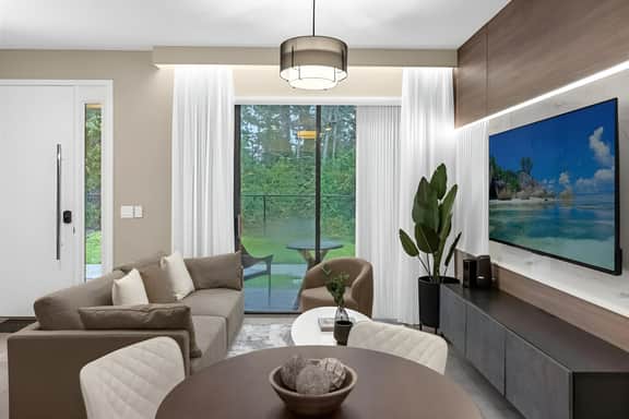 3 Bedrooms/ 3 Baths/ The Hub At Westside (3205TT)