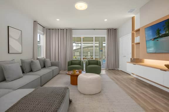 7 Bedrooms / 5.5 Bathrooms / Windsor Cay (16228SK)