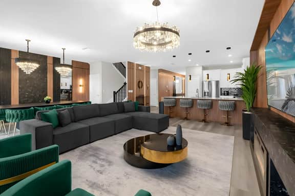 9 Bedrooms/ 5 Bathrooms/ Champions Gate (1658 MV)