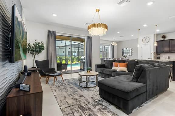 5 Bedrooms / 4 Bathrooms / Solterra (5489MO)