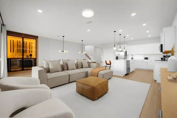 10 Bedrooms/ 8 Bathrooms/ Windsor Cay (16024 SC)