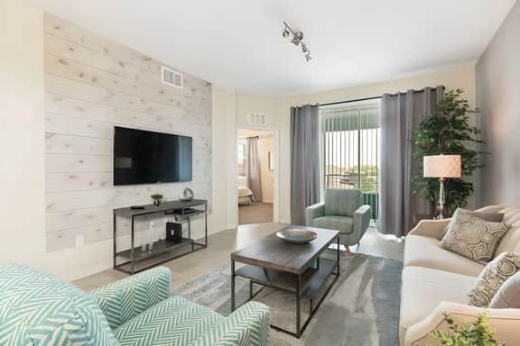 3 Bedrooms / 2 Bathrooms / Storey Lake (4751-308 CT)