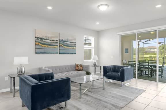 6 Bedrooms/ 4.5 Bathrooms/ Solterra (7211 OL)