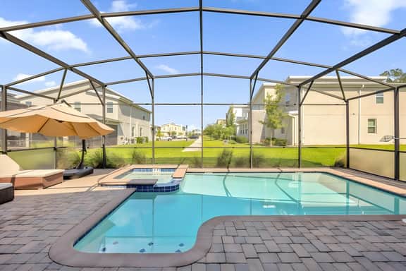 9 Bedrooms / 5 Bathrooms / Storey Lake (4629 TB)