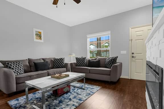3 Bedrooms / 2 Bathrooms/ West Lucaya (8902SD)