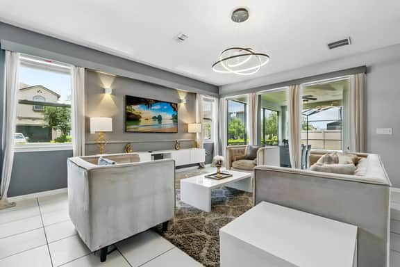 7 Bedrooms / 6.5 Bathrooms / Solara (9041FKTW)