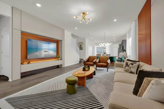 5 Bedrooms / 5.5 Bathrooms / Windsor Cay (16201SK)
