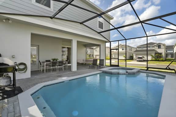 7 Bedrooms/ 5.5 Bathrooms/ Windsor Cay(16200SK)