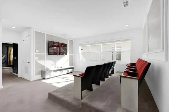9 Bedrooms / 8 Bathrooms / Veranda Palms(2596SD)