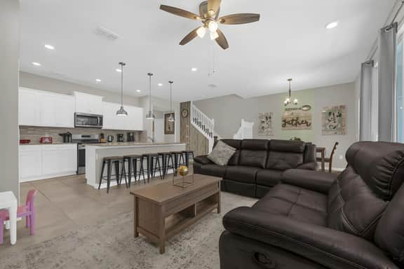 5 Bedrooms / 4.5 Bathrooms / Solterra (7112OL)
