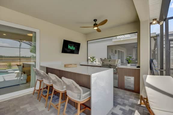 10 Bedrooms / 8 Bathrooms / Windsor Cay (15977CC)