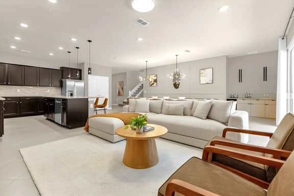 10 Bedrooms/ 8 Bathrooms/ Windsor Cay (16340 SK)