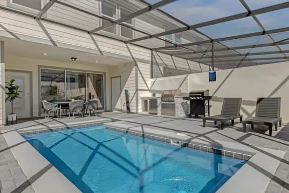 5 Bedrooms/ 4.5 Bathrooms/ Windsor Island(4070 LA)