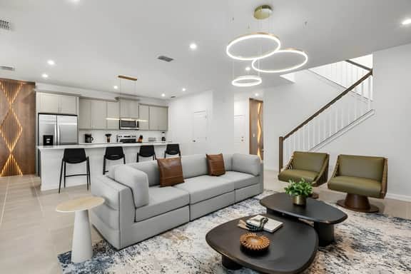 7 Bedrooms / 4.5 Bathrooms / Solara (2347CS)