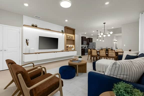 7 Bedrooms/ 5.5 Bahrooms/ Windsor Island (1917 SD)