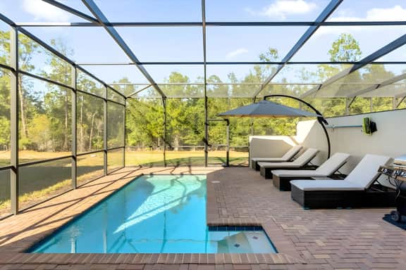 5 Bedrooms / 4.5 Bathrooms / Windsor (8815G)