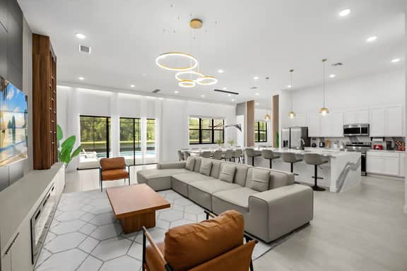 15 Bedrooms / 16.5 Bathrooms / Sonoma (4011SB)