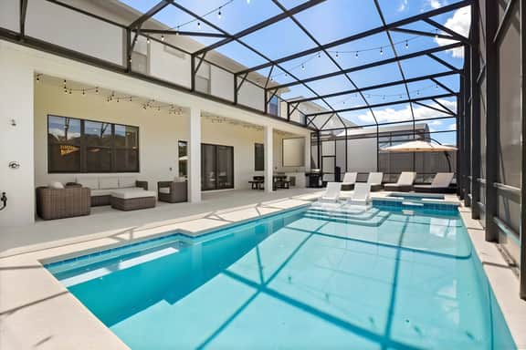 15 Bedrooms / 16.5 Bathrooms / Sonoma (4011SB)
