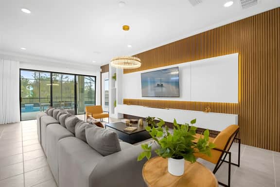 10 Bedrooms / 9 Bathroom / Paradiso (5767HS)