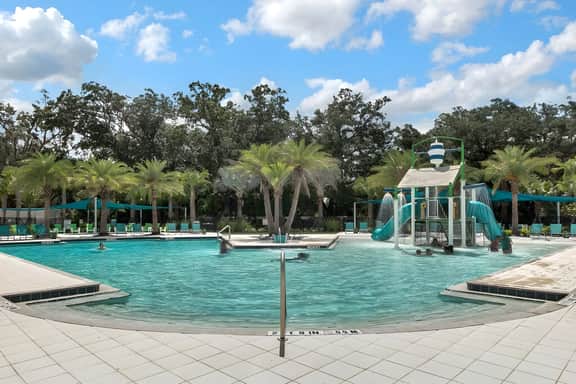 4 Bedrooms / 3 Bathrooms / Veranda Palms (4461 NP)