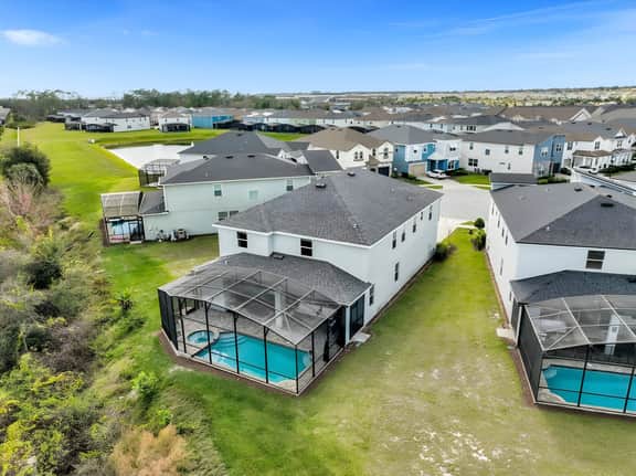 9 Bedrooms / 6 Bathrooms / Solara (8901 CB)