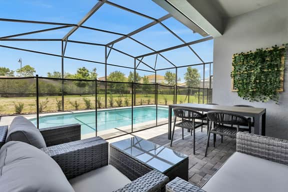 5 Bedrooms/ 4.5 Bathrooms/ Solterra (7291 OL)