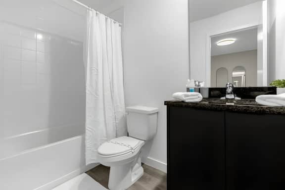 3 Bedrooms/ 3 Baths/ The Hub At Westside (3361TT)