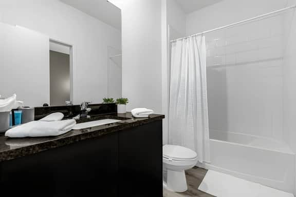 3 Bedrooms/ 3 Baths/ The Hub At Westside (3361TT)